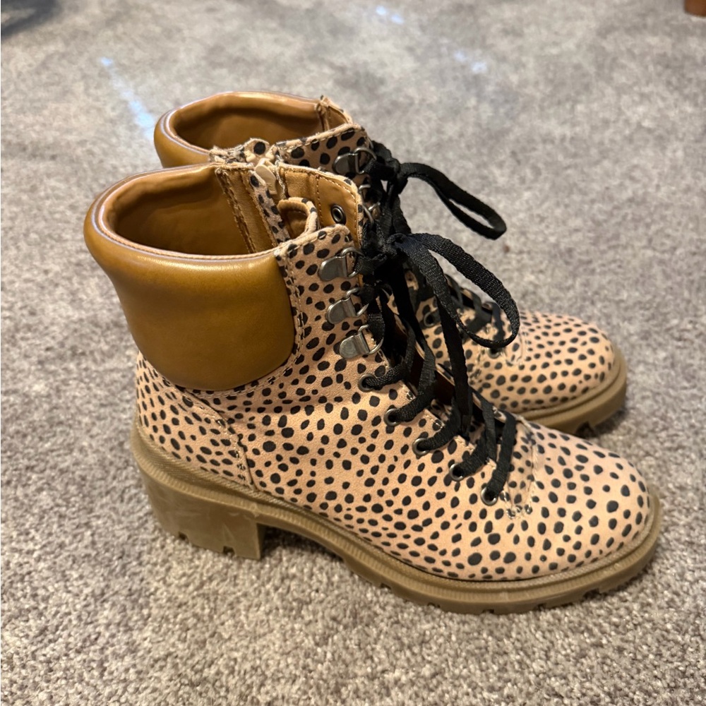 Universal Thread Tan and Black Polka Dot Ankle Boots